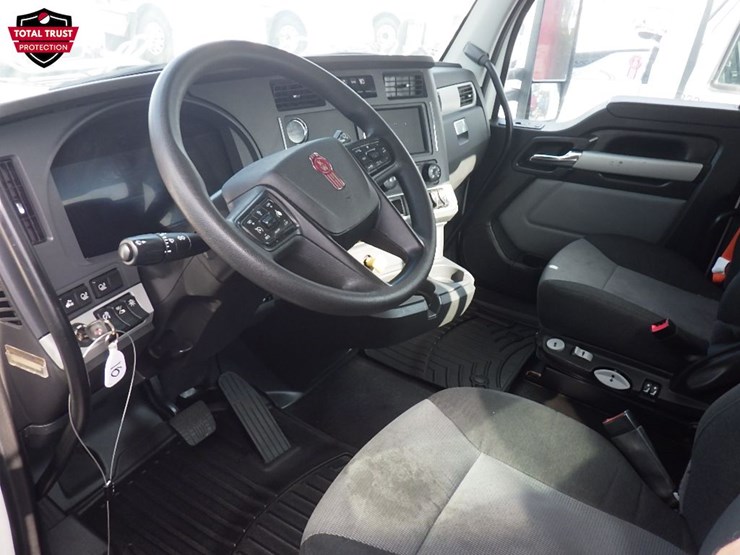 2024-kenworth-t680-image-12
