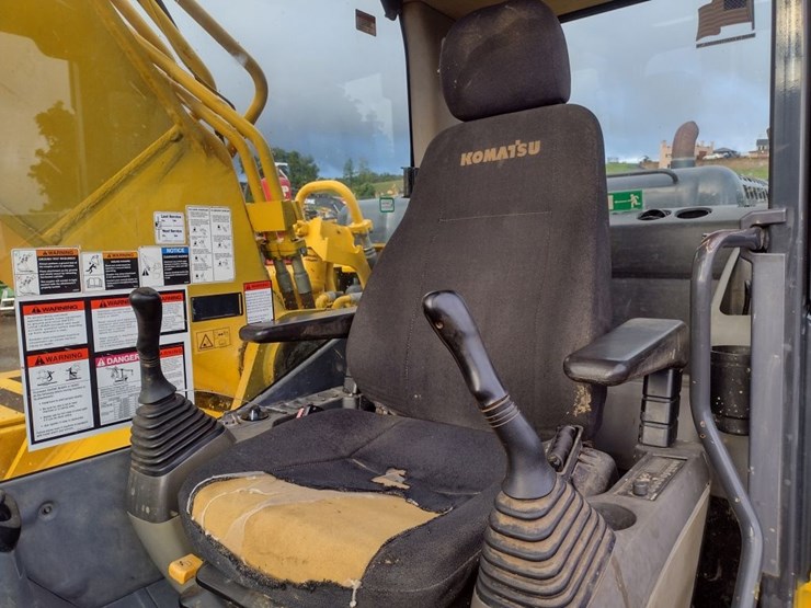 komatsu-pc350-lc-8-image-11