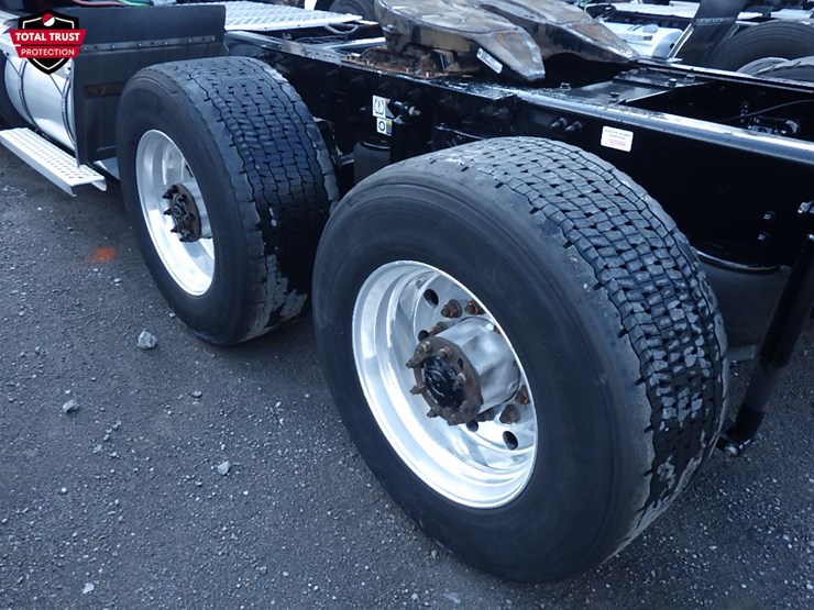2024-kenworth-t680-image-13