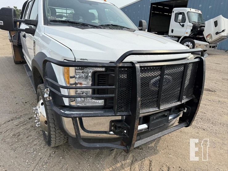 2017-ford-f550-xl-image-10