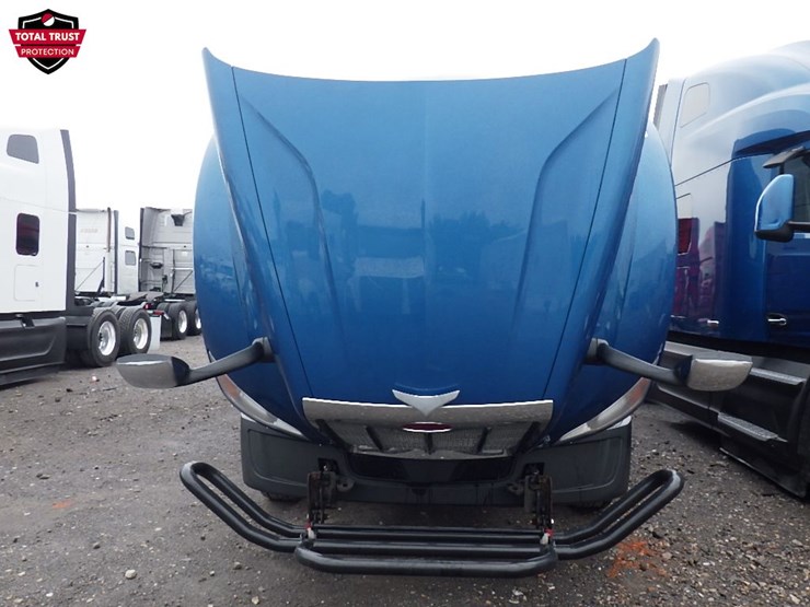 2023-peterbilt-579-image-30