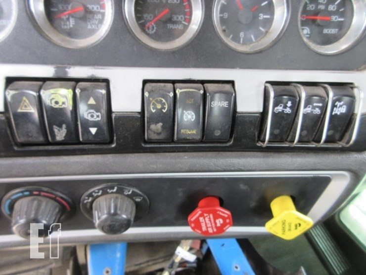 2015-kenworth-t800-image-13