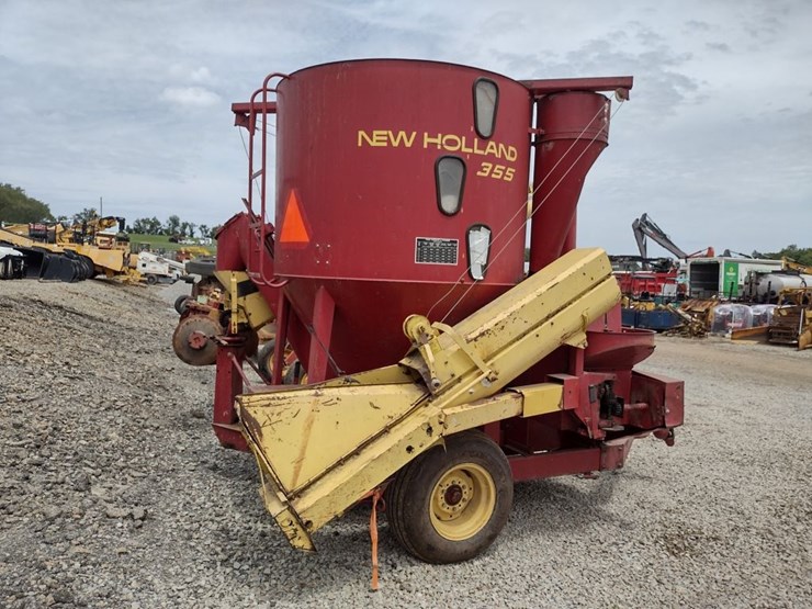 new-holland-355-image-10