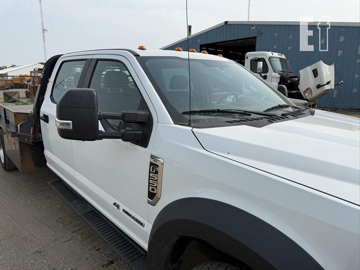 2017-ford-f550-xl-image-12