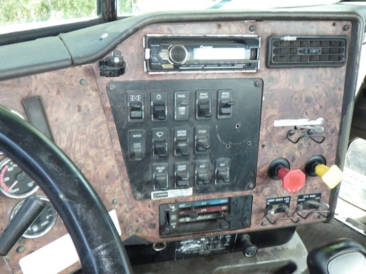 1999-international-9400i-image-16