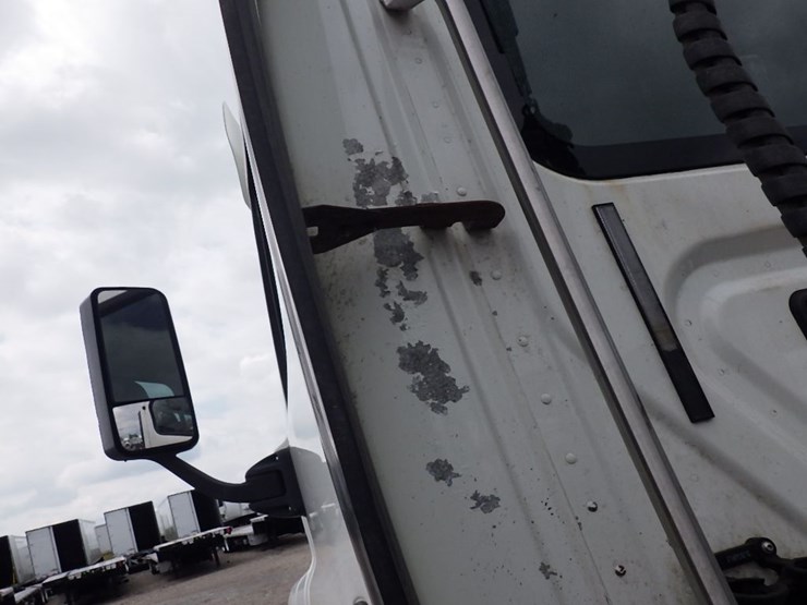 2017-freightliner-cascadia-125-image-17