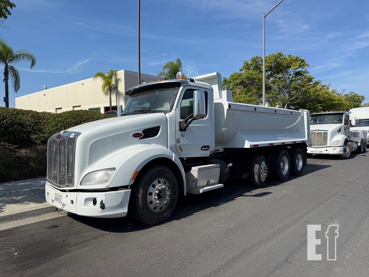 2020-peterbilt-579-image-1