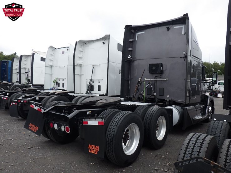 2023-kenworth-t680-image-13