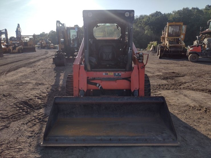 kubota-ssv75-image-2