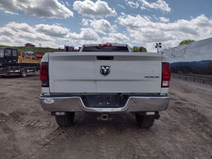 18-dodge-2500-image-4