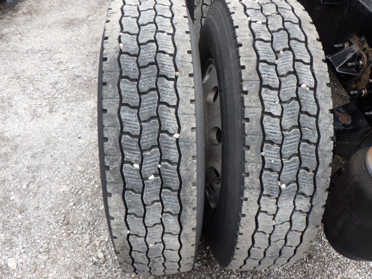 2019-peterbilt-579-image-16