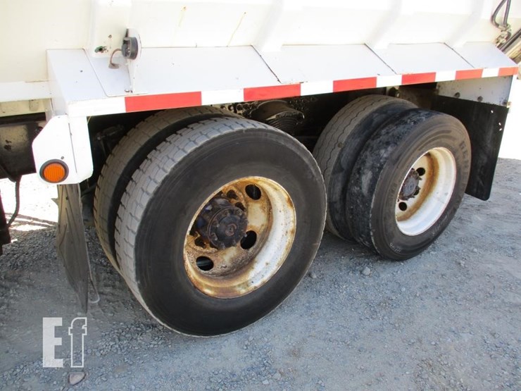 2005-freightliner-condor-image-24