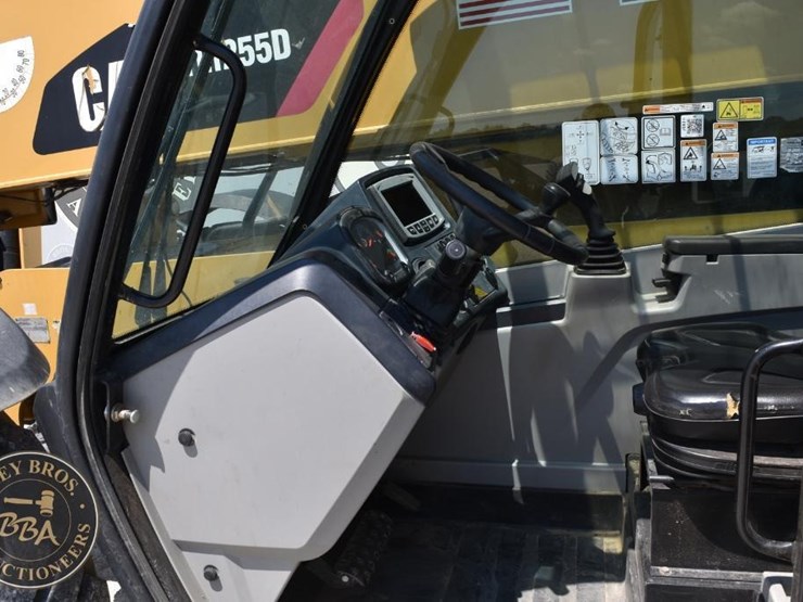 2018-caterpillar-tl1255d-image-39