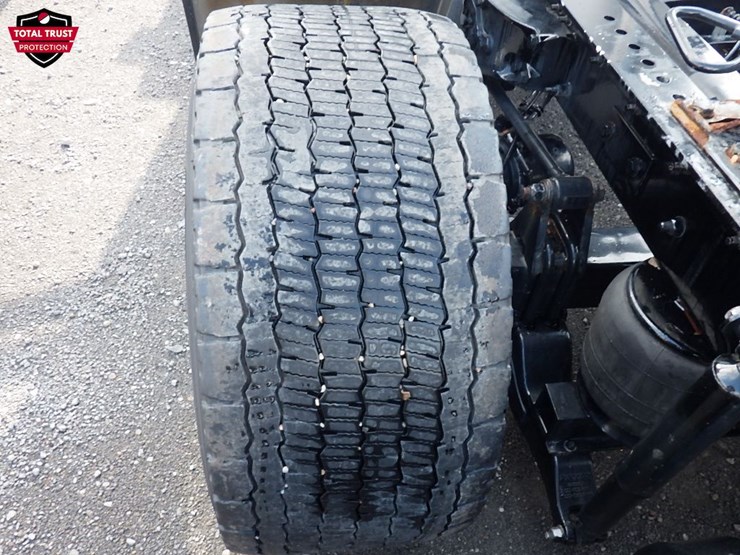 2024-kenworth-t680-image-16