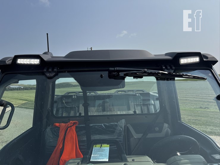 2025-john-deere-gator-xuv-835r-image-23
