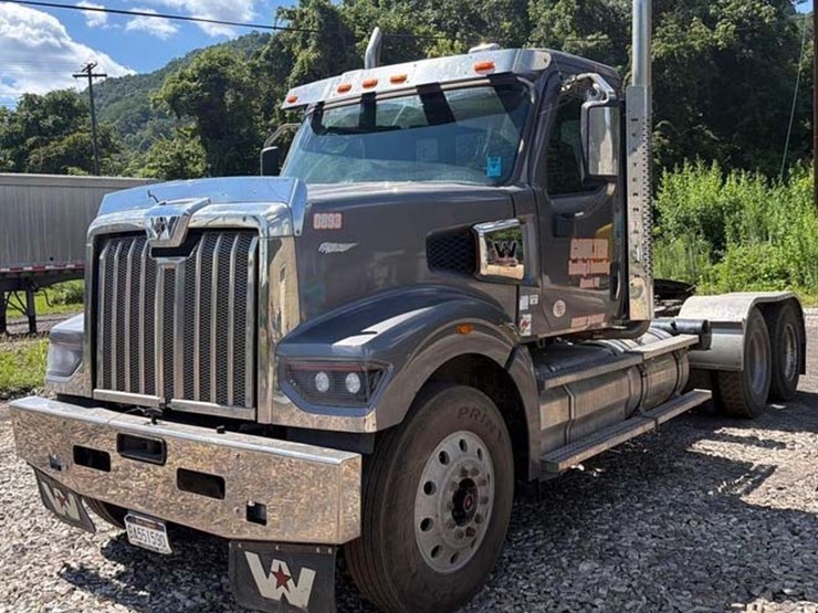 2024-western-star-49x-image-1