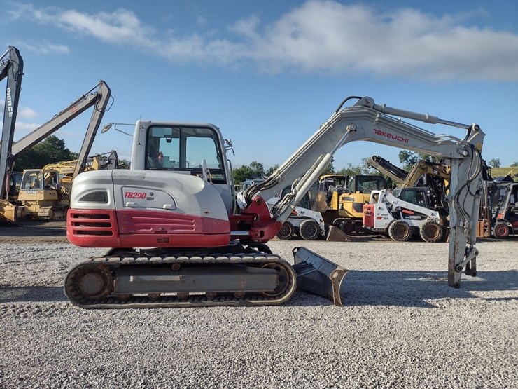 takeuchi-tb290-image-3