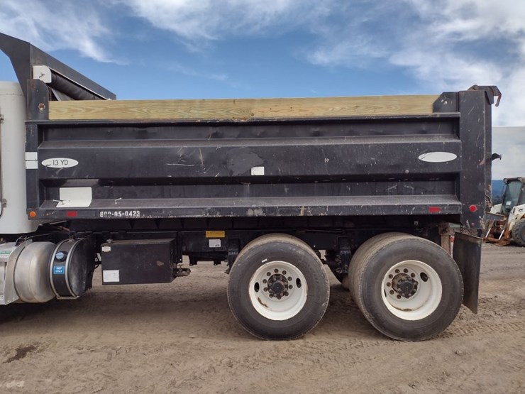 peterbilt-348-image-15