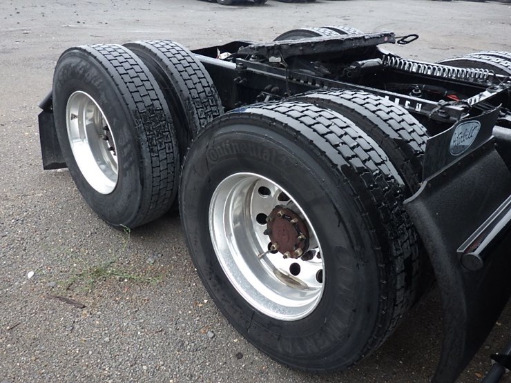 2021-peterbilt-579-image-7