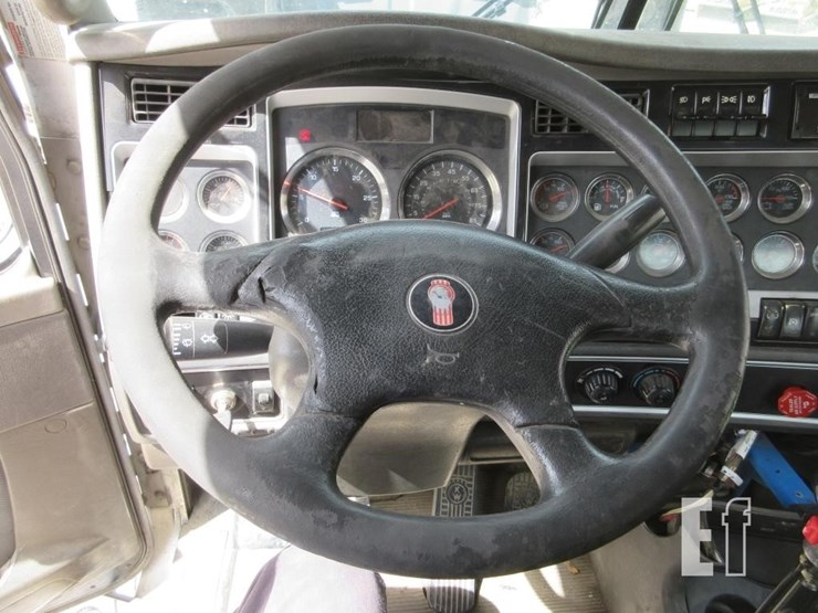 2015-kenworth-t800-image-15