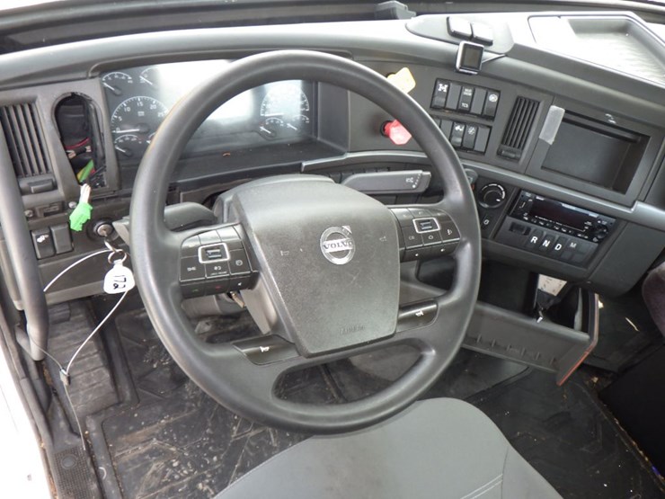2020-volvo-vnr300-image-20