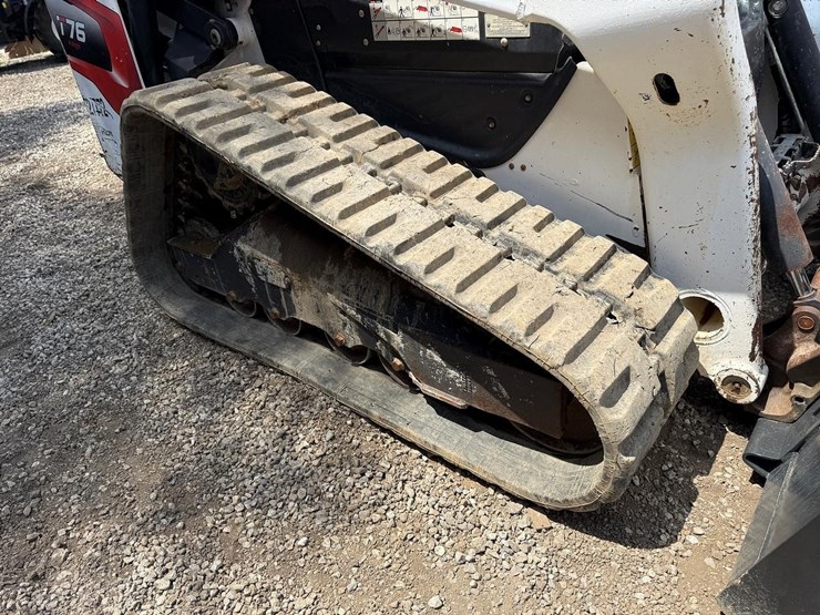 2020-bobcat-t76-image-13