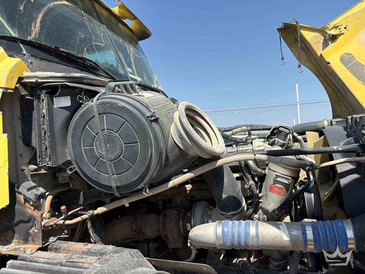 2007-freightliner-columbia-120-image-17