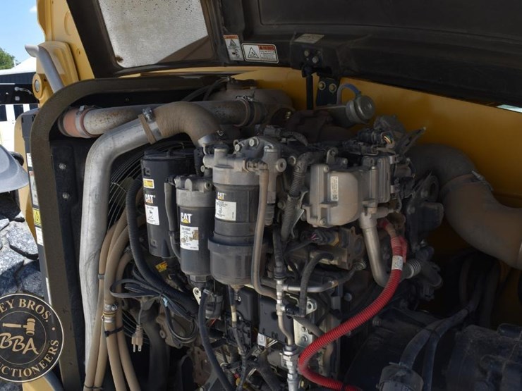 2018-caterpillar-tl1255d-image-29