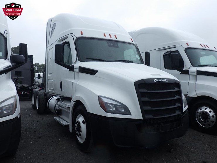 2023-freightliner-cascadia-126-image-3