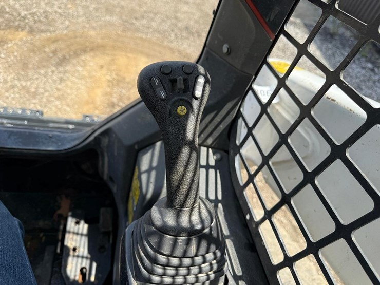 2020-bobcat-t76-image-20