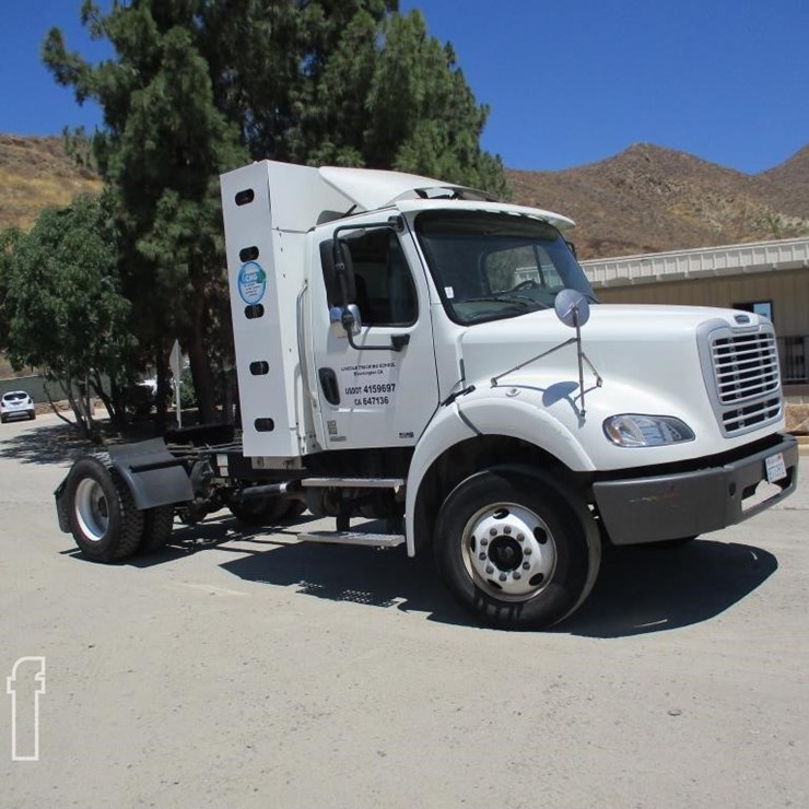 2013 FREIGHTLINER BUSINESS CLASS M2 112