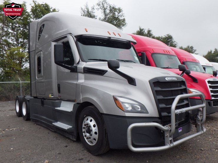 2022-freightliner-cascadia-126-image-3