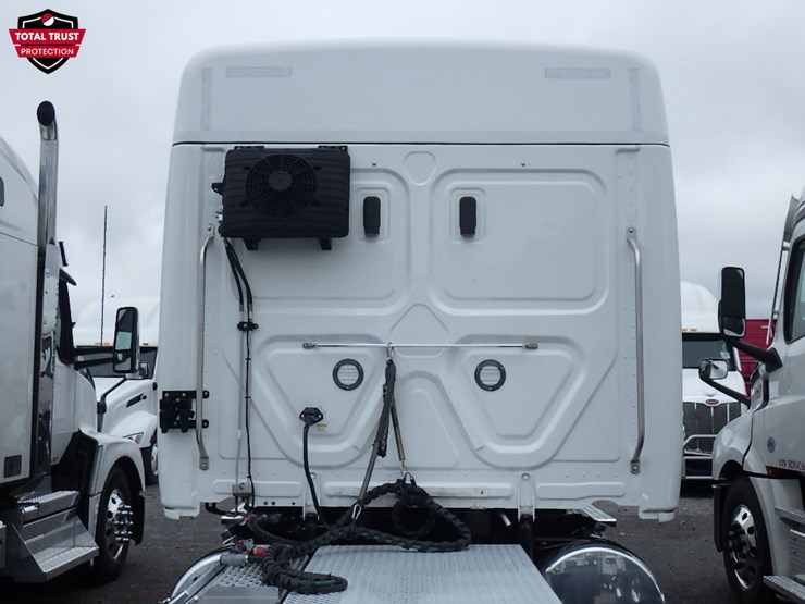 2024-freightliner-cascadia-126-image-12