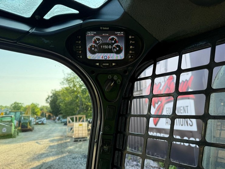 2020-bobcat-t595-image-24