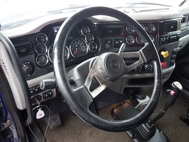 2017-peterbilt-579-image-20