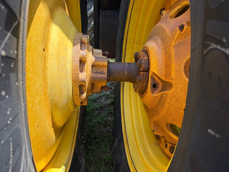 2000-john-deere-9300-image-18