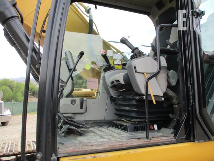 2015-caterpillar-336fl-image-8
