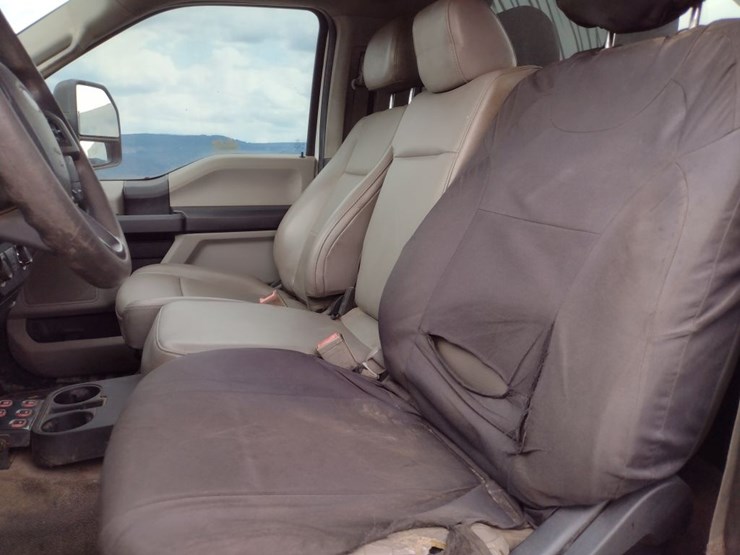 18-ford-f550-image-11