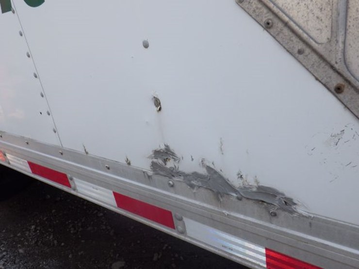 2016-freightliner-m2-106-image-16