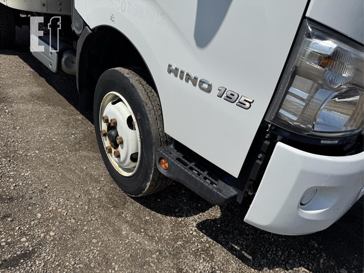 2018-hino-195-image-17