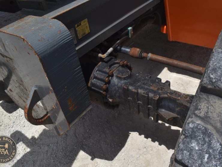 2012-jlg-g9-43a-image-14