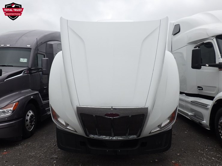 2023-peterbilt-579-image-33