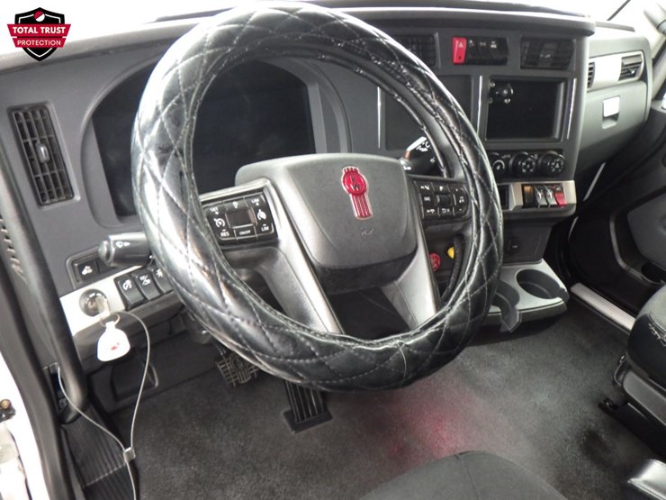 2022-kenworth-t680-image-18