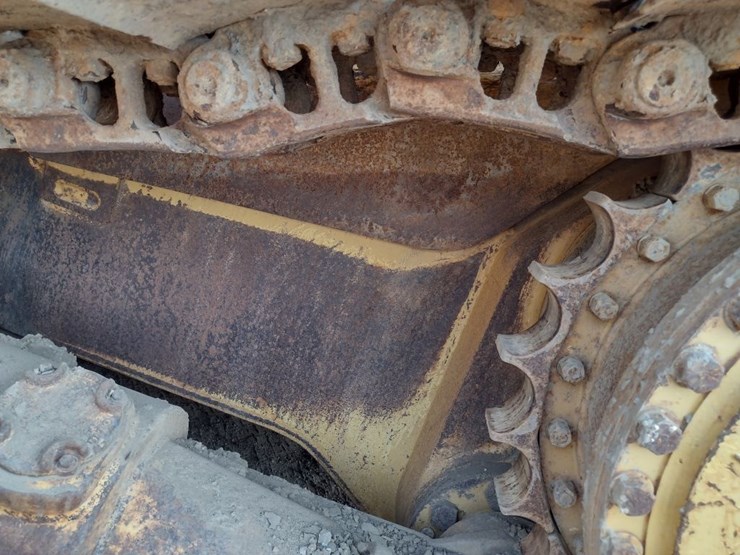 caterpillar-d6h-image-15