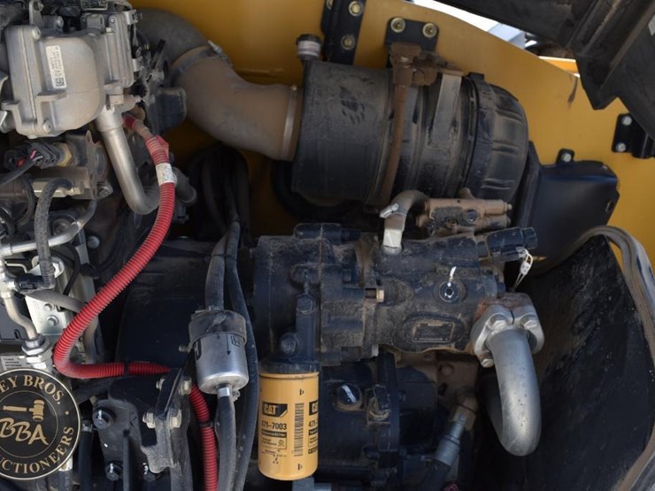 2018-caterpillar-tl1255d-image-34