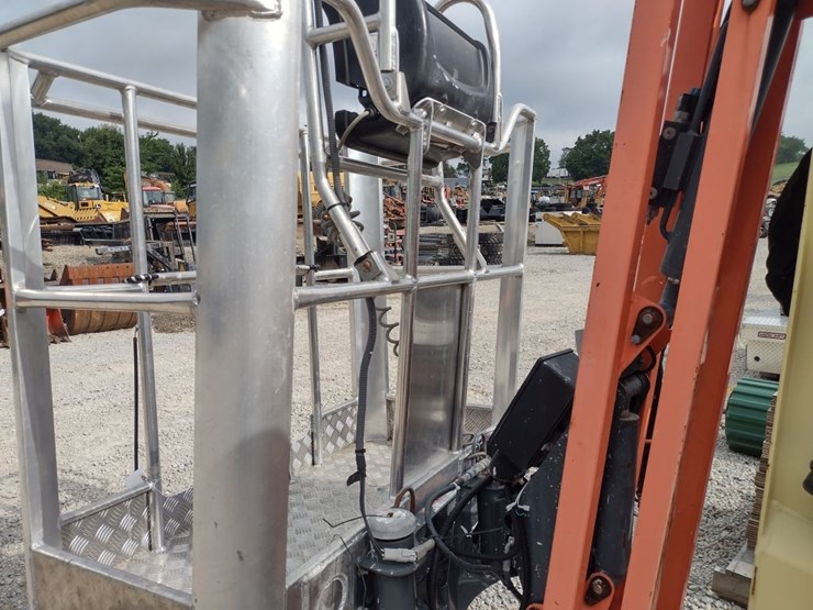 jlg-x600aj-image-9