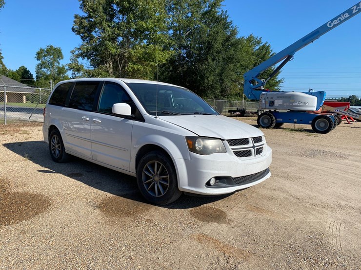 2013-dodge-grand-caravan-image-4