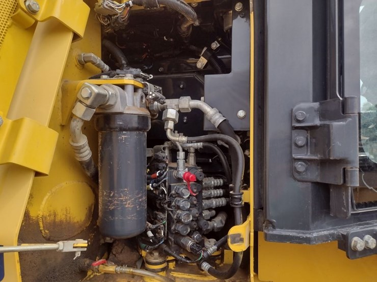 komatsu-d51pxi-22-image-34