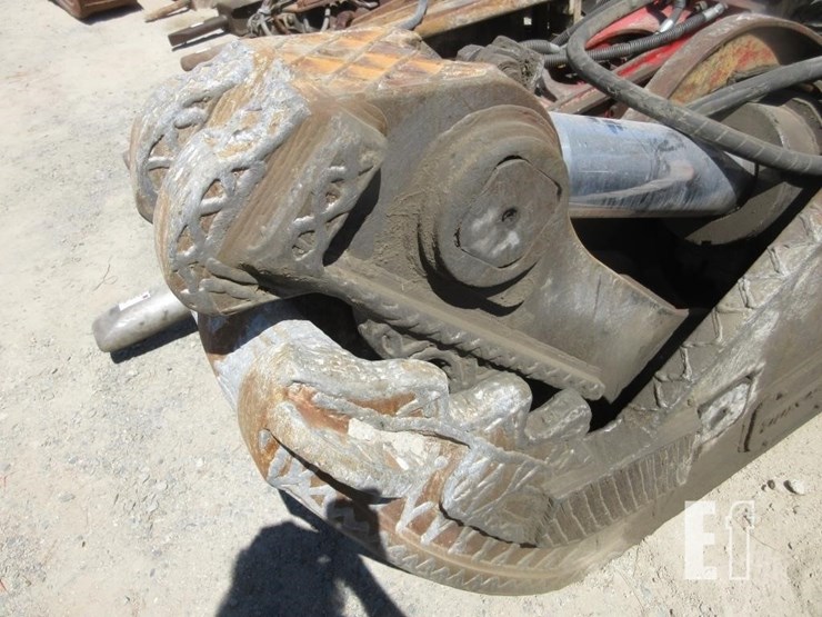 caterpillar-330-image-6