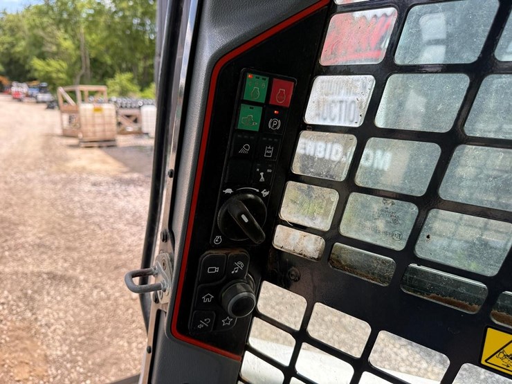 2024-bobcat-t66-image-24